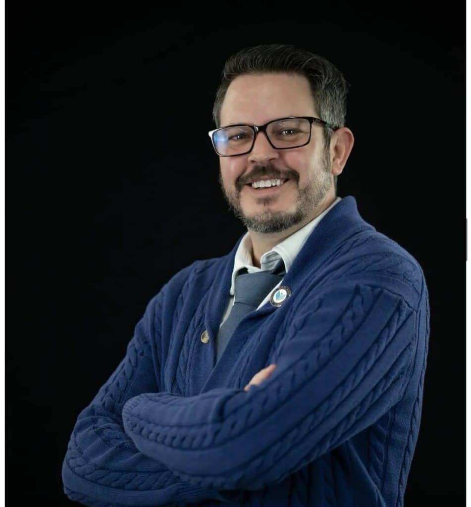 headshot of Brent